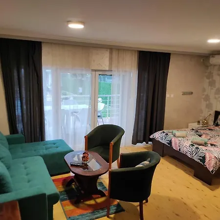 Mila Riverside Bed & Breakfast