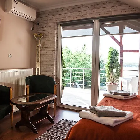 Bed & Breakfast Mila Riverside 4*