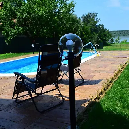 Mila Riverside Bed & Breakfast